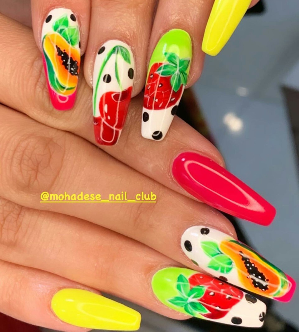 سالن تخصصی کاشت ناخن محدثه در کرمان سالن تخصصی کاشت ناخن محدثه در کرمان